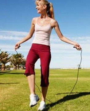 跳绳运动燃烧脂肪是慢跑的三倍