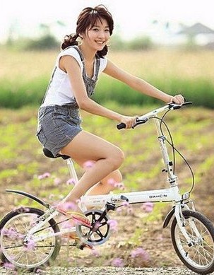骑自行车减肥有利无害 必定获得完美身材